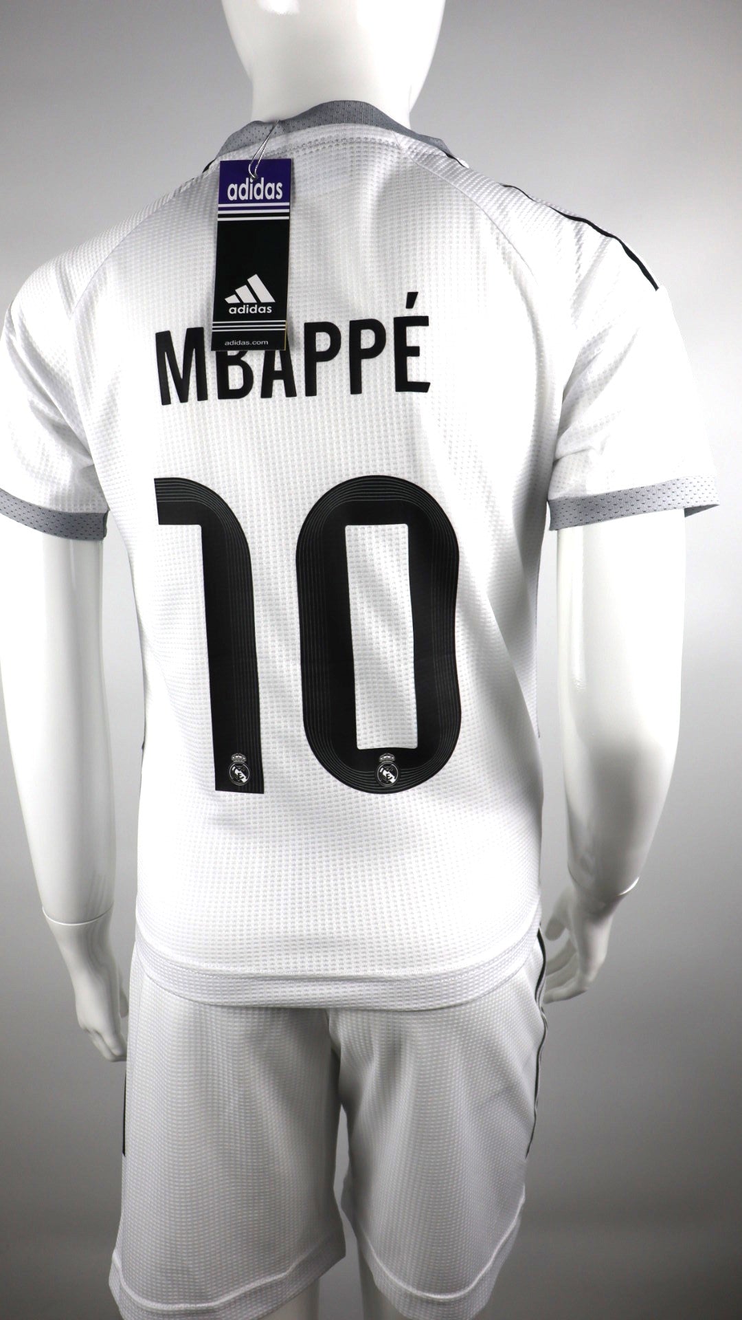 تشكيلة ريال مدريد 2026 . كيليان مبابي رقم 10