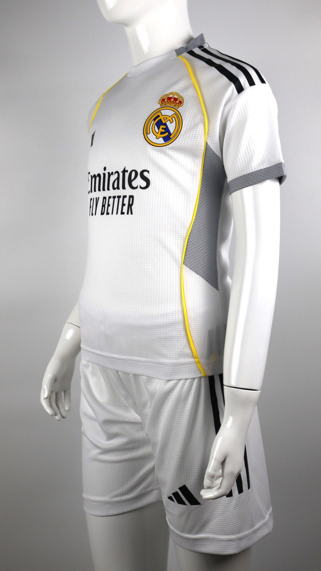 تشكيلة ريال مدريد 2026 . كيليان مبابي رقم 10