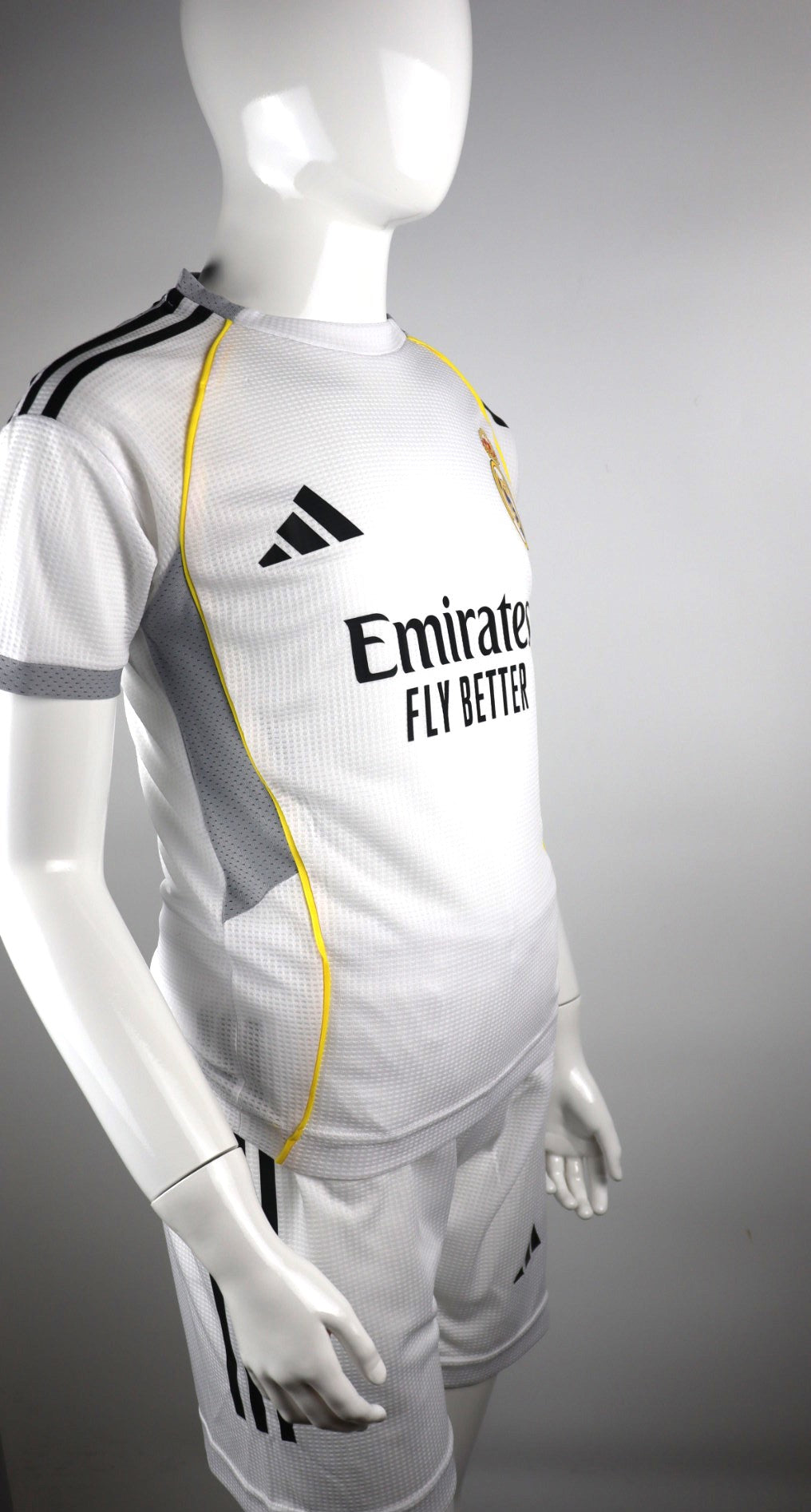 تشكيلة ريال مدريد 2026 . كيليان مبابي رقم 10