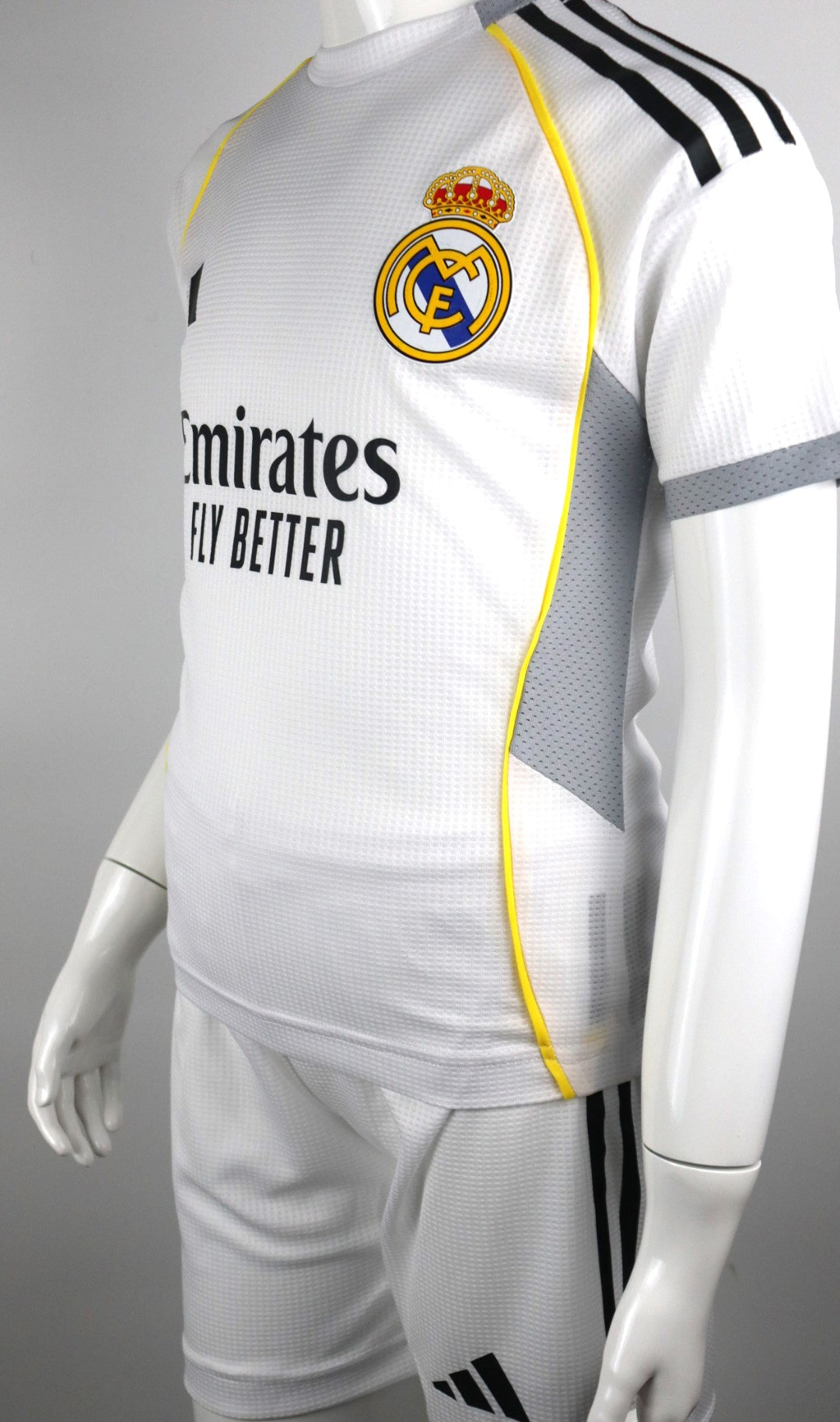 تشكيلة ريال مدريد 2026 . كيليان مبابي رقم 10