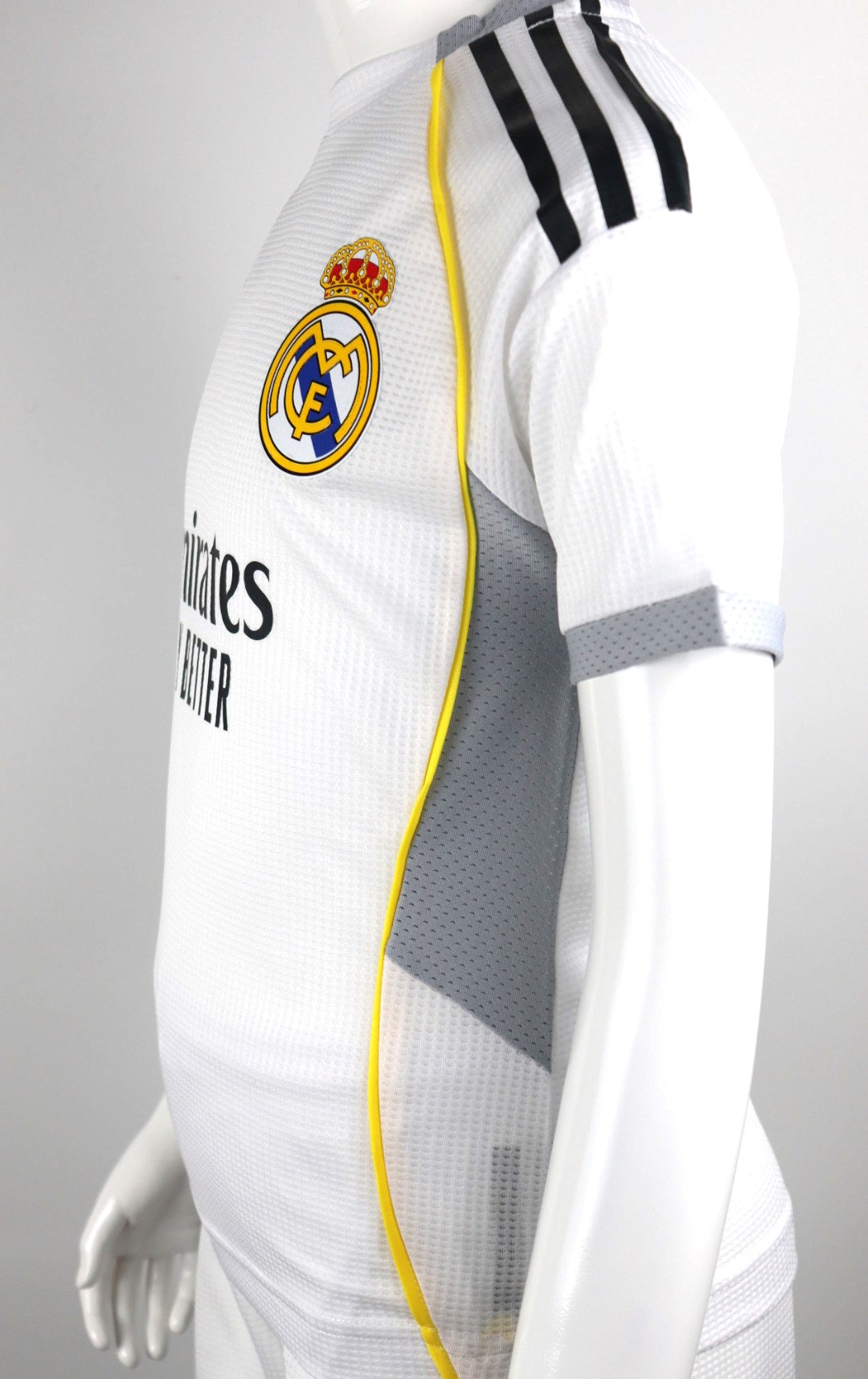 تشكيلة ريال مدريد 2026  . كيليان مبابي رقم 10